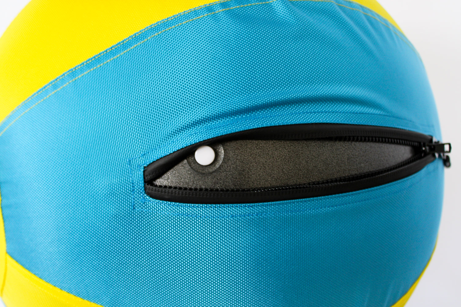 View of the herding ball Bosty Ball MAX’s inner core and inflation valve.